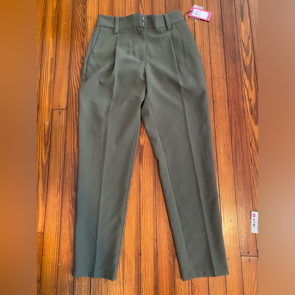 Vince Camuto Green Dress Pants with Classic Straight-Leg Cut